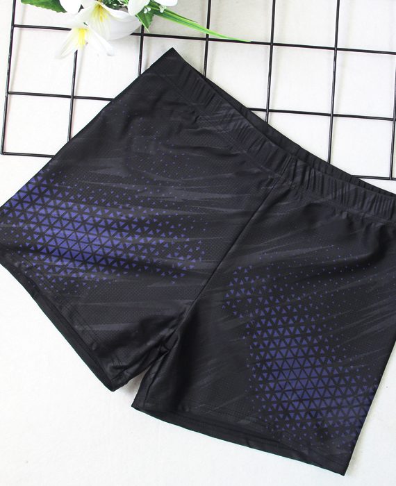 SIMPLE MEN’S SWIMMING TRUNKS